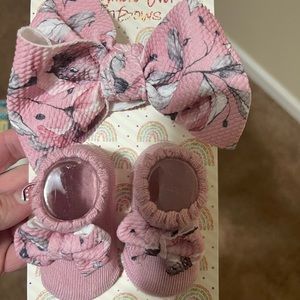 Little girls pink bow & booties